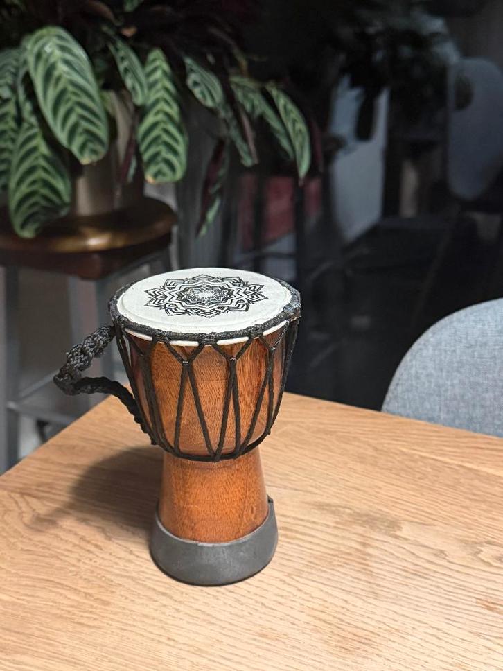 Mini Handgemaakte Djembé-Trommel Brede Bovenkant - 15x9cm, Muziek en Instrumenten, Percussie, Nieuw, Trommel, Ophalen of Verzenden