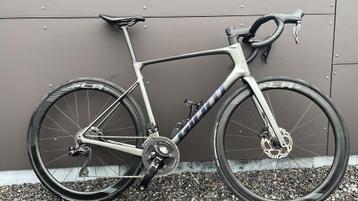 GIANT DEFY ADVANCED 2024 Taille M/L Shimano 105 DI2