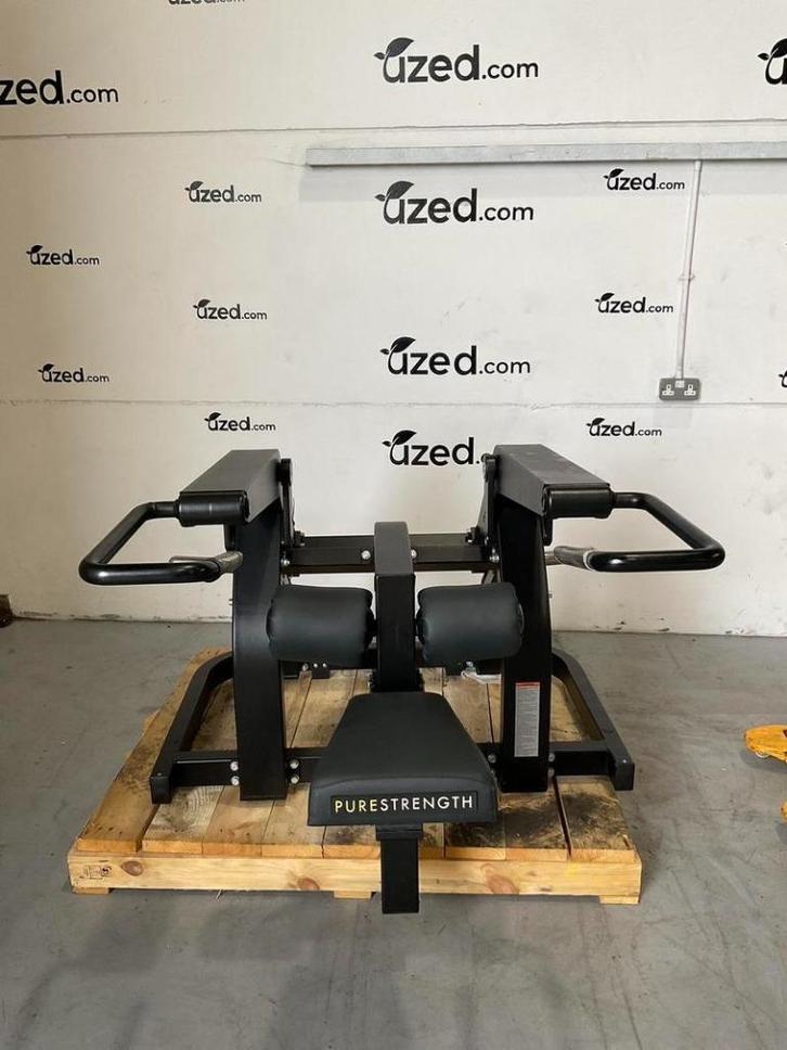 Technogym Pure Strength Seated DIP – Noir, Sports & Fitness, Équipement de fitness, Comme neuf, Autres types, Bras, Jambes, Pectoraux