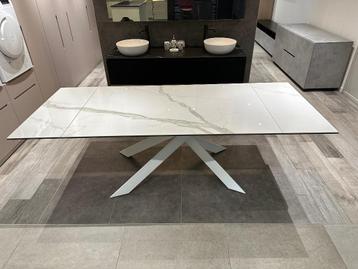 Luxe uitschuifbare  tafel met ceramich blad te koop aan -60% beschikbaar voor biedingen