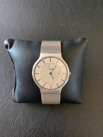 Unisex horloge. Nieuw beschikbaar voor biedingen
