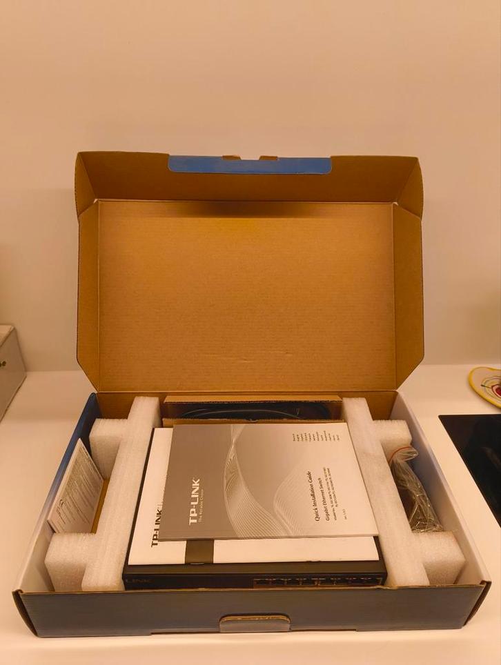 TP-Link TL-SG1016D 16-Port Gigabit, Computers en Software, Netwerk switches, Ophalen