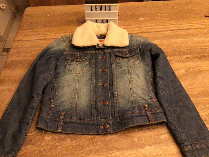 Winterjas Levi,s maat 10 jaar, Enfants & Bébés, Vêtements enfant | Taille 140, Comme neuf, Fille, Enlèvement