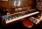 Compacte buffetpiano, Muziek en Instrumenten, Piano's, Ophalen, Gebruikt, Bruin, Piano