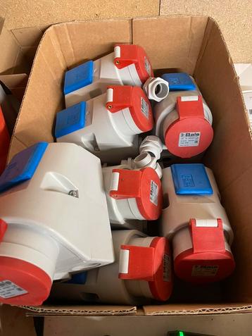5P opbouw stopcontact 16A + 2P stopcontact inbouw beschikbaar voor biedingen