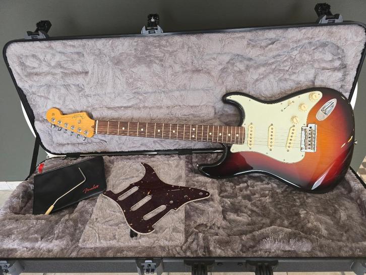 Fender Stratocaster American Pro II échange possible, Muziek en Instrumenten, Snaarinstrumenten | Gitaren | Elektrisch, Zo goed als nieuw