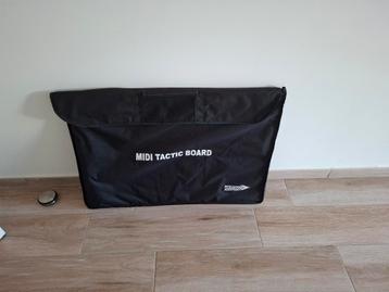 Taktiekbord voetbal 120cm x 90cm met magneten  beschikbaar voor biedingen