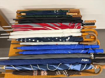 Grote paraplu's beschikbaar voor biedingen