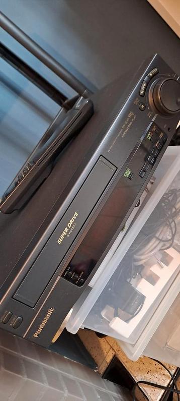 Lecture video vhs Panasonic télécommande+vhs peritel a voir beschikbaar voor biedingen