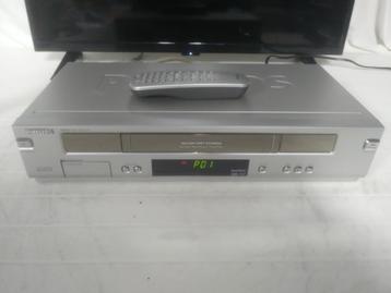 Philips VR840 HiFi stereo video recorder + afstandsbediening beschikbaar voor biedingen