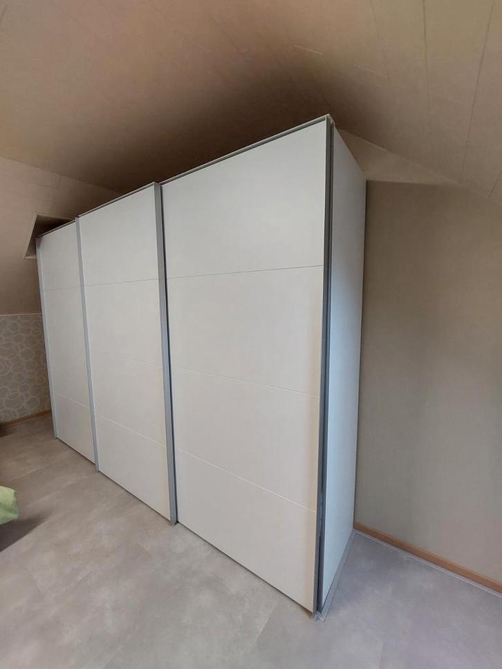Kleerkast 3 meter met schuifdeuren, Huis en Inrichting, Kasten | Kleerkasten, Zo goed als nieuw, Ophalen