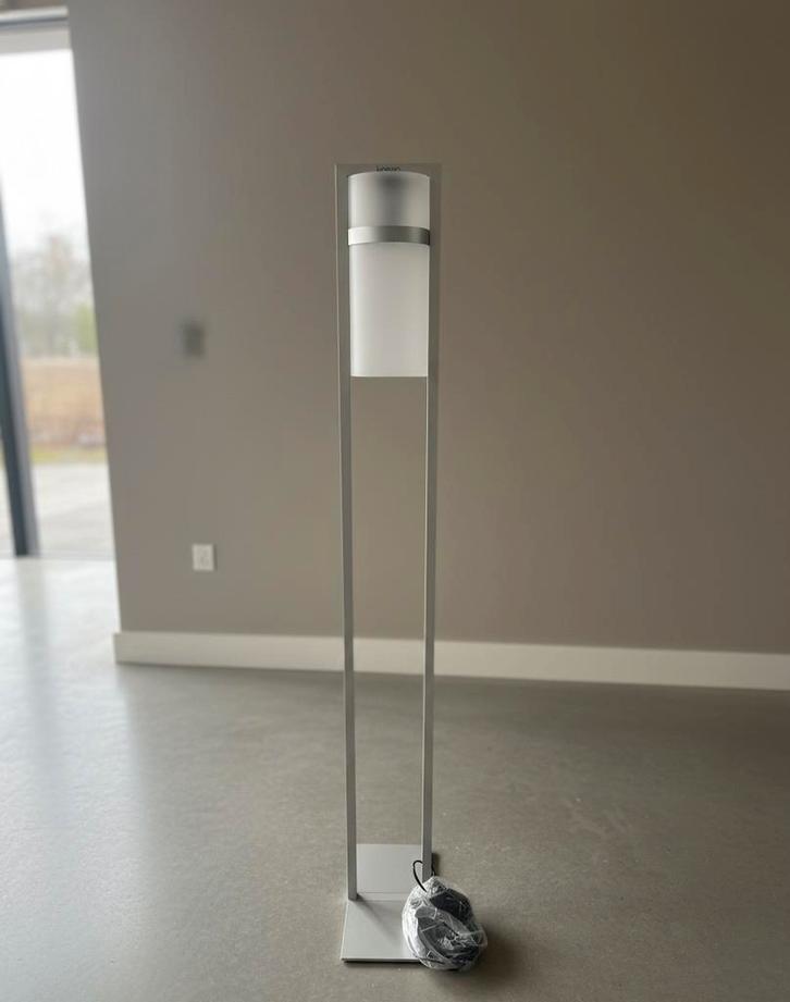 Exclusieve Kreon Design Vloerlamp Minimalistisch & Tijdloos, Huis en Inrichting, Lampen | Vloerlampen, Nieuw, 100 tot 150 cm, Glas