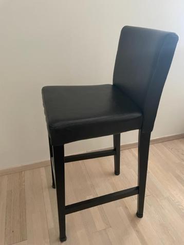 BERGMUND barkruk met rugleuning – zwart, Avec repose-pieds, Enlèvement, Utilisé, 60 à 90 cm