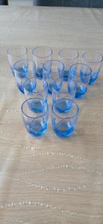 11 petits verres bleus, Enlèvement, Comme neuf