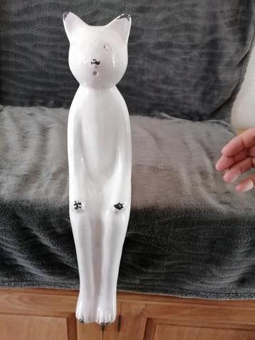 Splinternieuwe witte coco maison kat.  beschikbaar voor biedingen