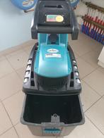 hakselaar  met opvangbak., Tuin en Terras, Hakselaars, Ophalen, Zo goed als nieuw, Makita, Met opvangbak