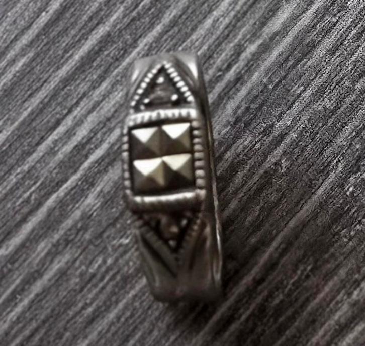 Bague vintage en argent massif., Handtassen en Accessoires, Ringen, Gebruikt, Zilver, Zilver, Ophalen