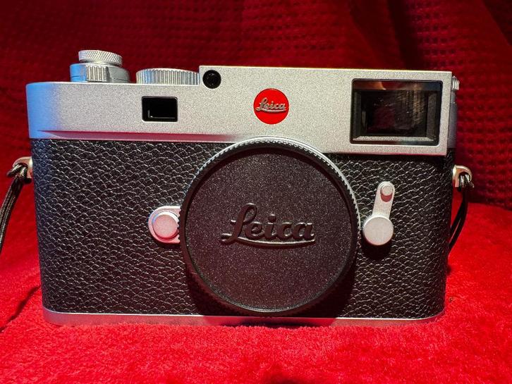 Leica M11 body - zilver, zeer goede staat, met accessoires, Audio, Tv en Foto, Fotocamera's Digitaal, Zo goed als nieuw, Compact