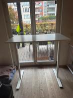 IKEA TROTTEN verstelbaar bureau — wit, perfecte staat, Huis en Inrichting, Bureaus, Ophalen, In hoogte verstelbaar, Bureau