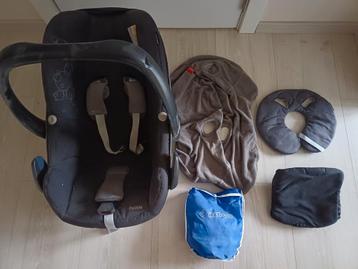 Maxi Cosi Pebble met toebehoren  beschikbaar voor biedingen