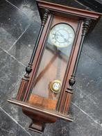 Antieke klok Pendule met slinger, Antiquités & Art, Antiquités | Horloges, Enlèvement ou Envoi