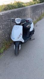 Zip a klasse 4t, Fietsen en Brommers, Scooters | Piaggio, Zip, Klasse A (25 km/u), Ophalen of Verzenden, Zo goed als nieuw