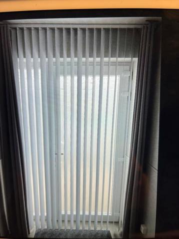 Witte afwasbare pvc raam lamellen ( zo goed als nieuw) beschikbaar voor biedingen