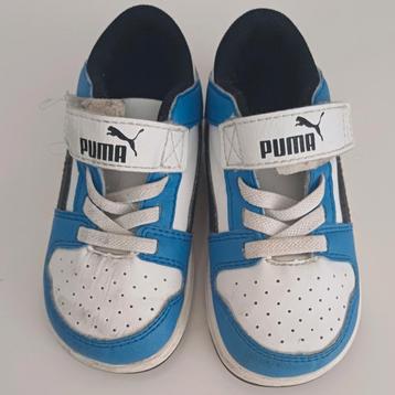 Puma kinderschoenen maat 21 – blauw/wit beschikbaar voor biedingen