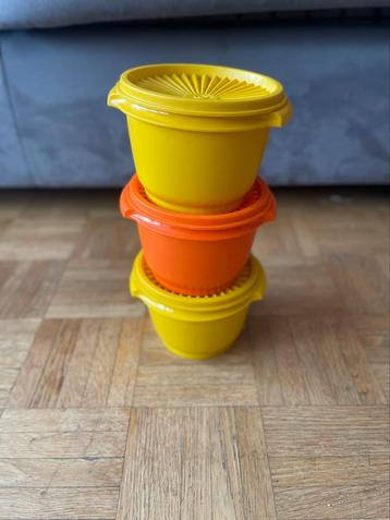 3 boîtes Tupperware 