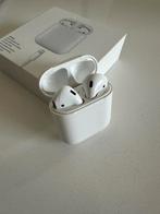Apple AirPods met oplaad case, Gebruikt, Ophalen of Verzenden, In gehoorgang (in-ear), Bluetooth
