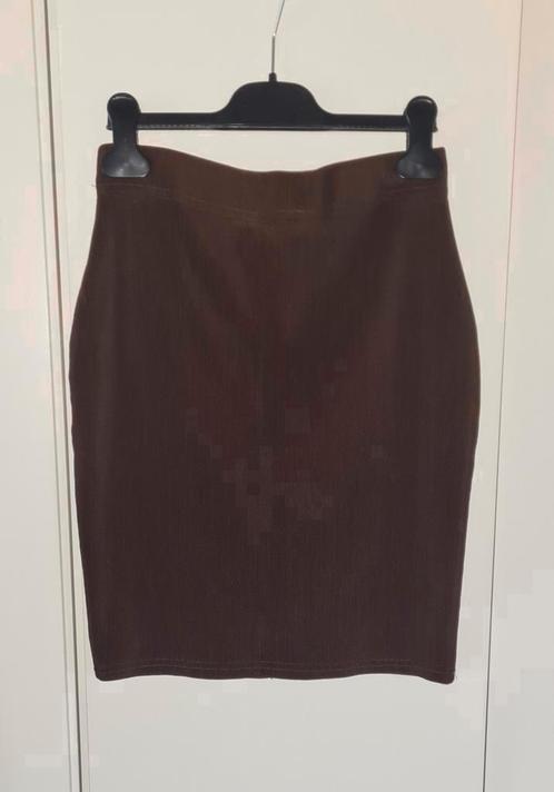 Donkerbruine rok, stretch, met fijne ribbeltjes, Kleding | Dames, Rokken, Bruin, Boven de knie, Ophalen of Verzenden