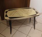 Retro tafeltje, Enlèvement