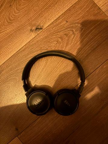 Jbl koptelefoon ( bluetooth) beschikbaar voor biedingen