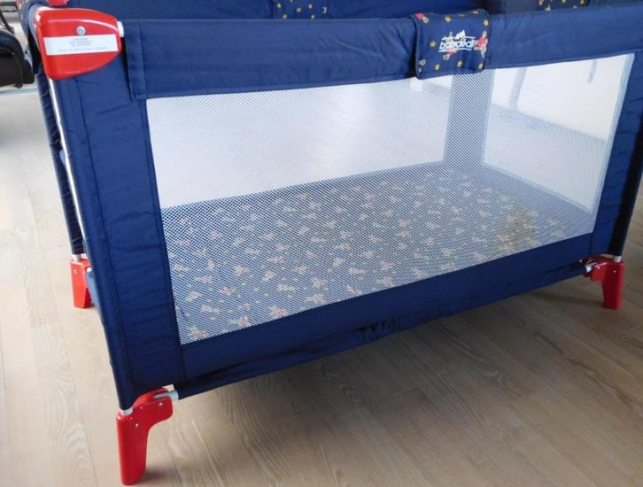 opvouwbaar kinderbedje, Kinderen en Baby's, Kinderkamer | Bedden, Zo goed als nieuw, Minder dan 140 cm, Minder dan 70 cm, Matras
