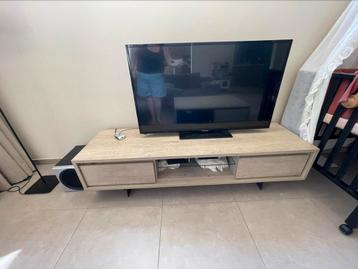 Tv meubel beschikbaar voor biedingen