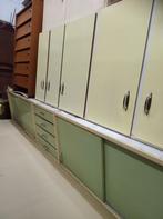 Retro Vintage keukenkast..ophangkast..lange kast onderaan, Verzamelen, Retro, Ophalen
