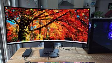 OLED LG 39GS95QE-B Ultragear 39-inch Curved WQHD 240Hz beschikbaar voor biedingen