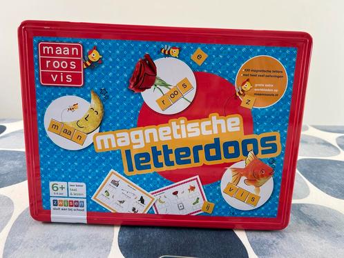 Zwijsen - Magnetische letterdoos om taal te leren en lezen, Enfants & Bébés, Jouets | Éducatifs & Créatifs, Comme neuf, Langue et Lecture