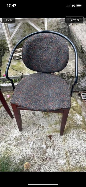 Stoelen beschikbaar voor biedingen