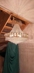 cristaux et lustre ancien, Enlèvement