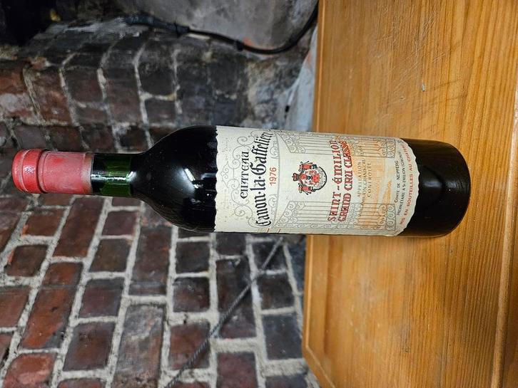 Je hebt hier een Château Canon-la-Gaffelière 1976, een rode, Verzamelen, Wijnen, Zo goed als nieuw, Frankrijk, Ophalen