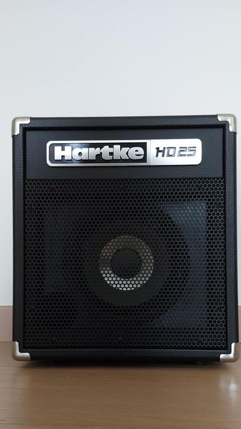 Versterker voor basgitaar Hartke HD25., Muziek en Instrumenten, Versterkers | Bas en Gitaar, Zo goed als nieuw, Basgitaar, Minder dan 50 watt