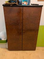 Kast met walnootworteldesign, Huis en Inrichting, Kasten | Kleerkasten, Ophalen, Gebruikt