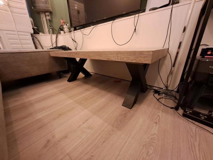 Salontafel licht bruin met zwarte x poten, Huis en Inrichting, Tafels | Salontafels, Zo goed als nieuw, Ophalen