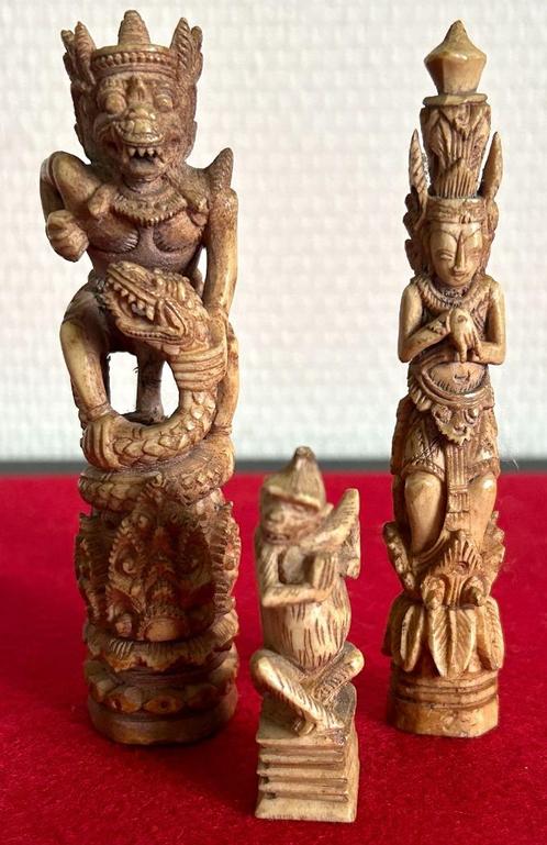 Serie van 3 Ancient Bone Miniaturen uit Bali - 1890-1910, Antiek en Kunst, Kunst | Niet-Westerse kunst, Ophalen of Verzenden