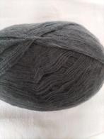 Pelote de laine tonneau 400 gr gris très douce., Hobby & Loisirs créatifs, Tricot & Crochet, Comme neuf, Aiguille, Enlèvement ou Envoi