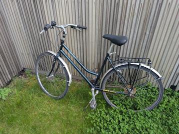 Oude maar betrouwbare stadsfiets  beschikbaar voor biedingen