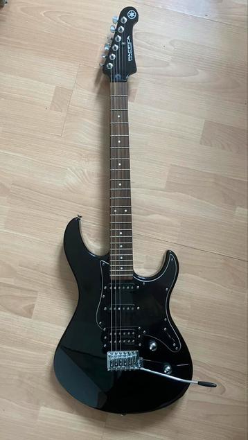 Yamaha Pacifica 12VCX beschikbaar voor biedingen