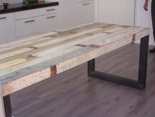 Tafel van sloophout met houten of stalen poten op maat., Antiquités & Art, Antiquités | Meubles | Tables, Enlèvement ou Envoi