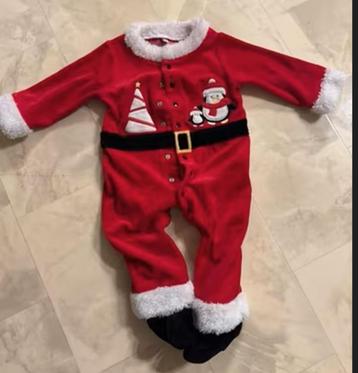 Kerstman kostuum beschikbaar voor biedingen